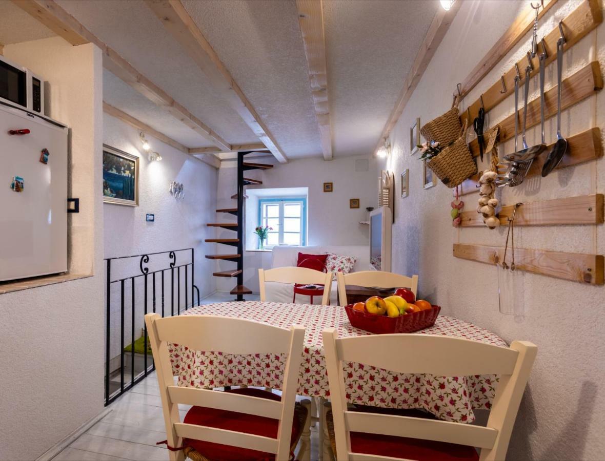 Apartman Valdi Baška Eksteriør bilde